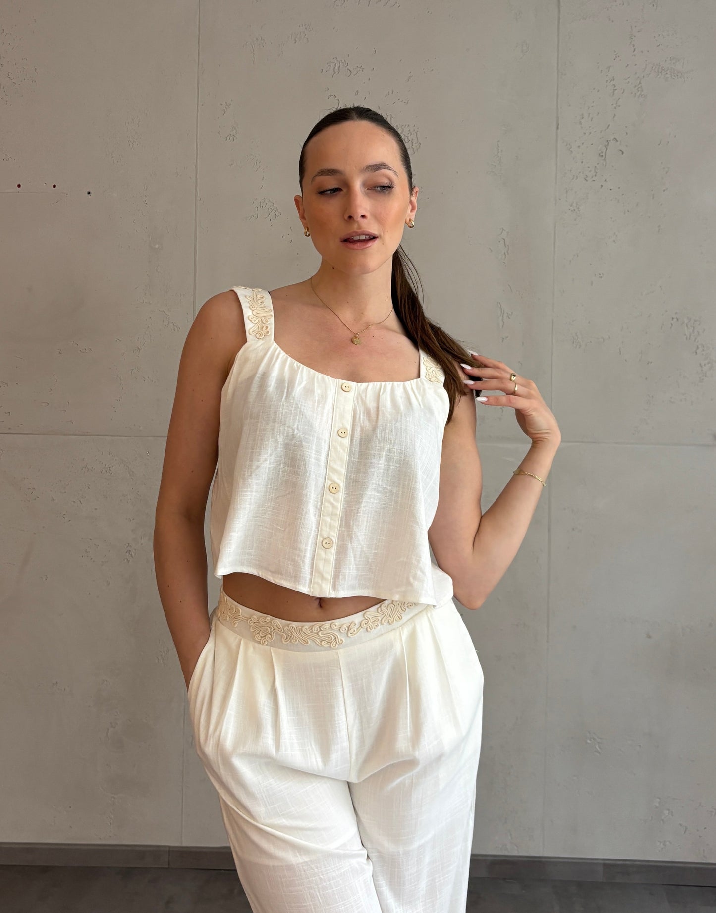 LINEN BREEZE TOP