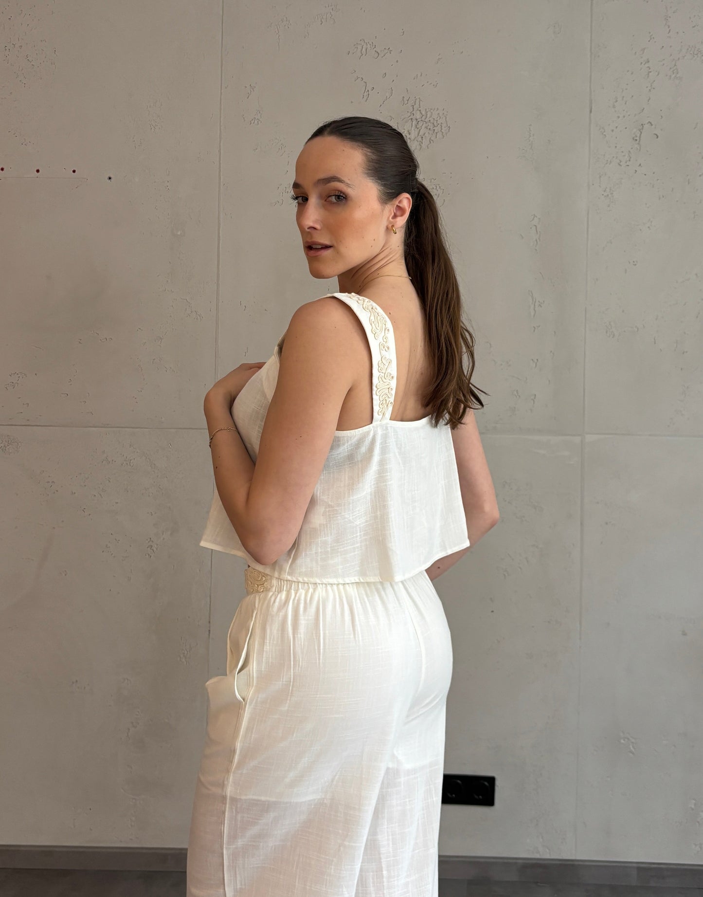 LINEN BREEZE TOP