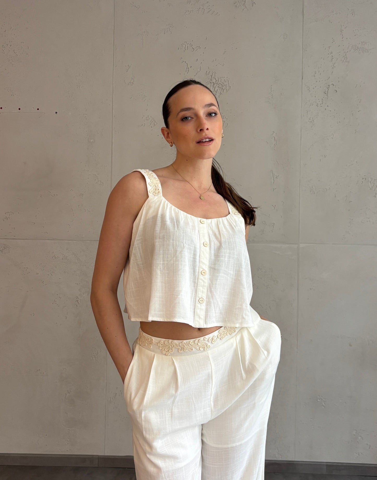 LINEN BREEZE TOP