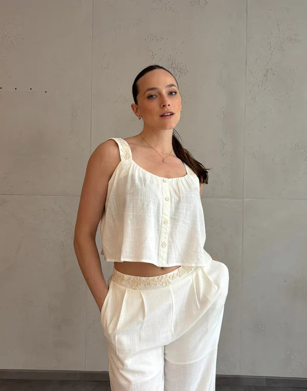 LINEN BREEZE TOP