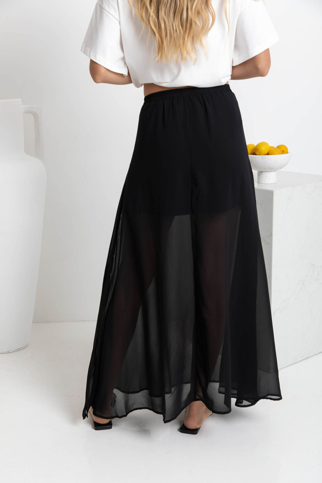 NOIR FLOW SKIRT
